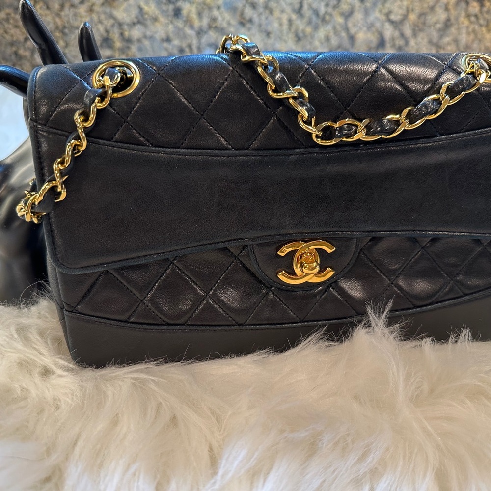 Chanel immaculate vintage black quilted lambskin bag with bonus wallet!